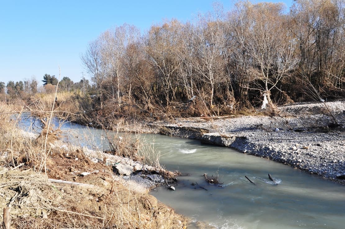 The Saline River: A Peaceful Waterway Through Abruzzo
