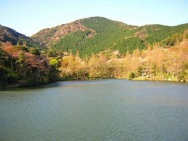 Mount Takigashira: Quiet Hiking Trails and Coastal Views in Tahara