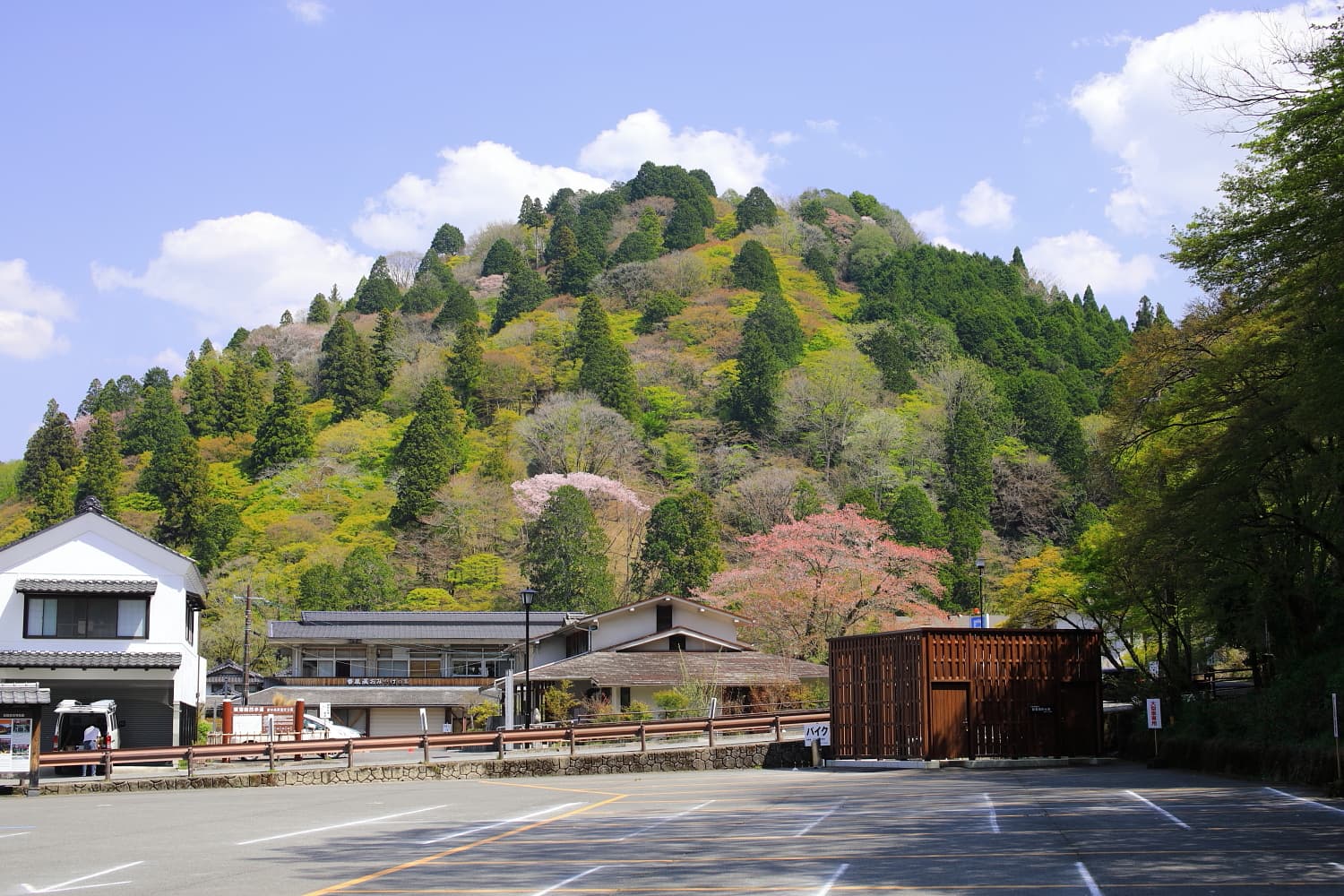 Korankei: A Scenic Autumn Viewpoint Valley in Aichi Prefecture