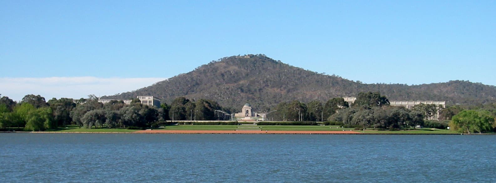 Mount Ainslie: Sweeping Views Over Canberra