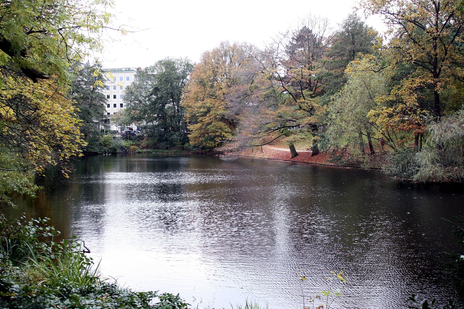 Wallanlagen, Bremen: Historic Ramparts Turned Lush Urban Park
