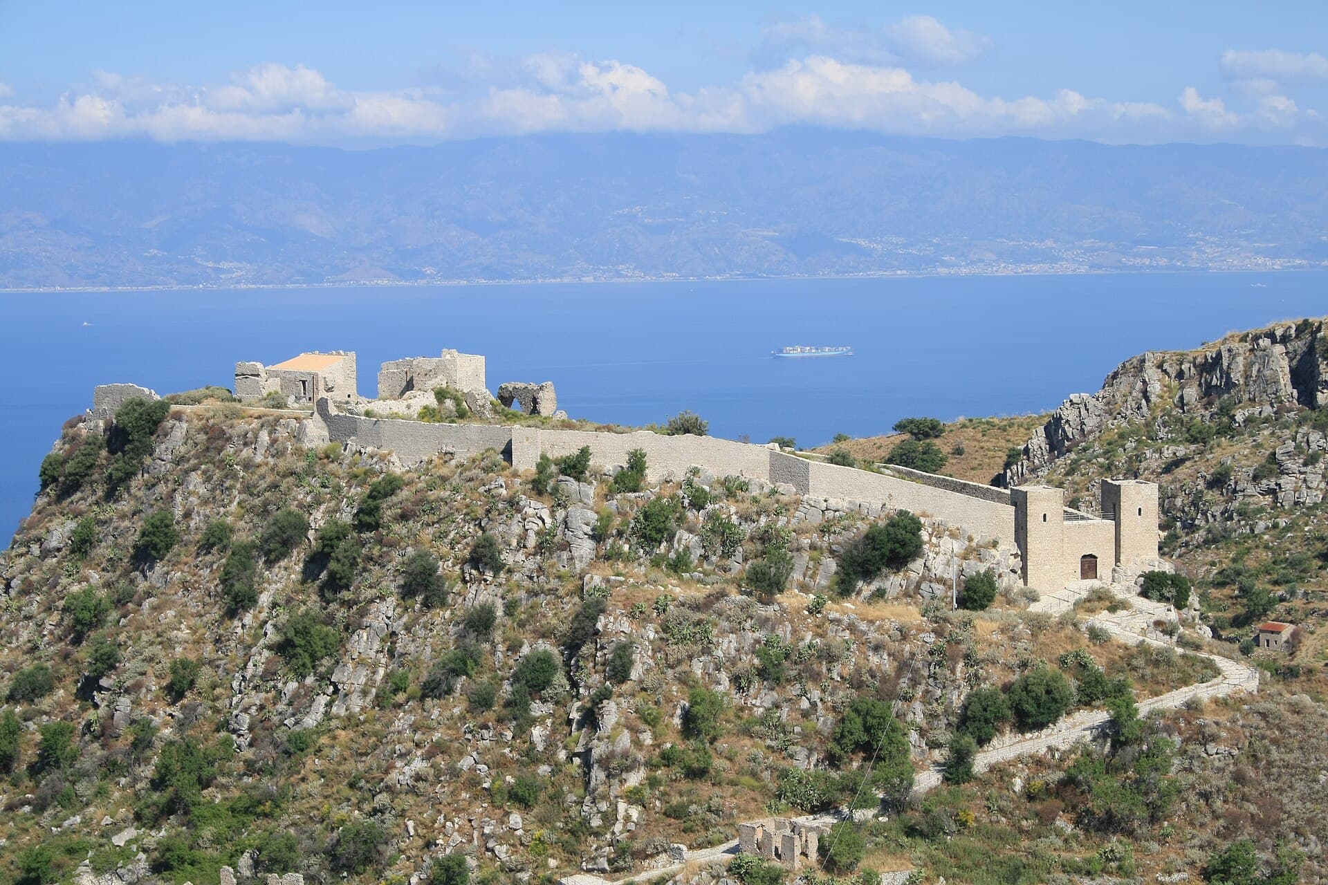 Castle of Santo Niceto: Calabria’s Cliffside Medieval Fortress