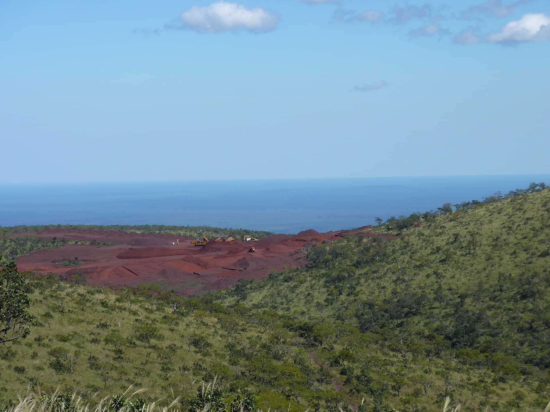 El Mutún: Bolivia’s Massive Iron Mountain on the Edge of the Pantanal