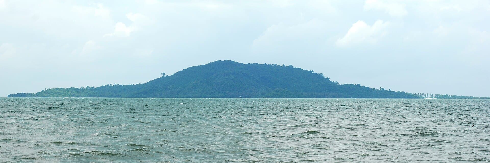 Koh Tonsay: Rabbit Island’s Quiet Beaches Near Kep, Cambodia