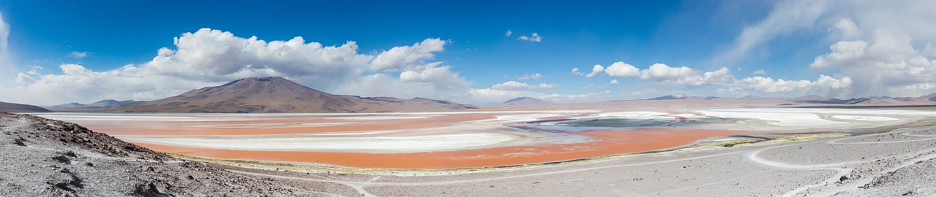 Laguna Colorada: Bolivia’s Crimson Lake and Flamingo Sanctuary