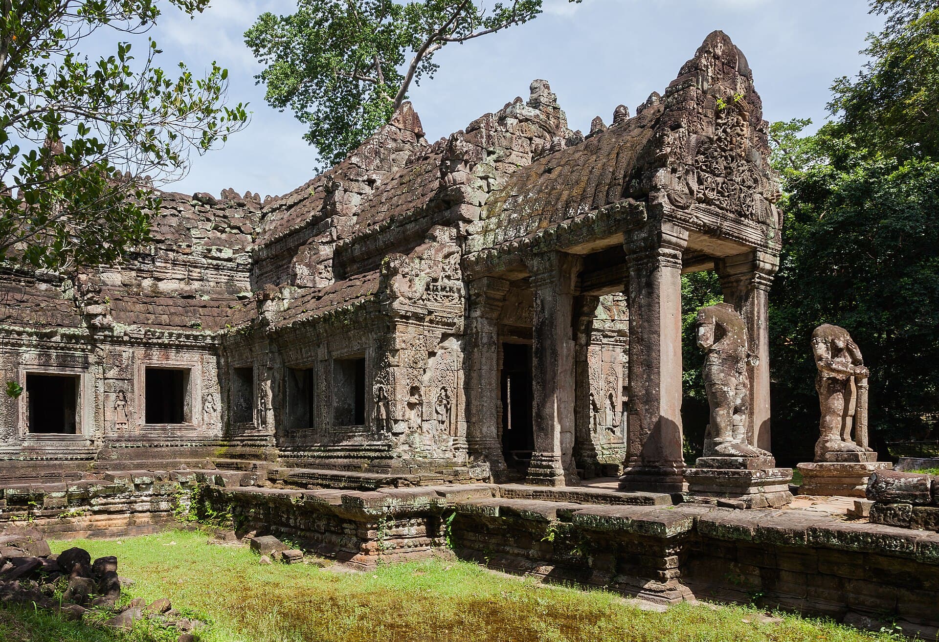 Preah Khan: A Serene 12th-Century Temple in Angkor’s Jungle