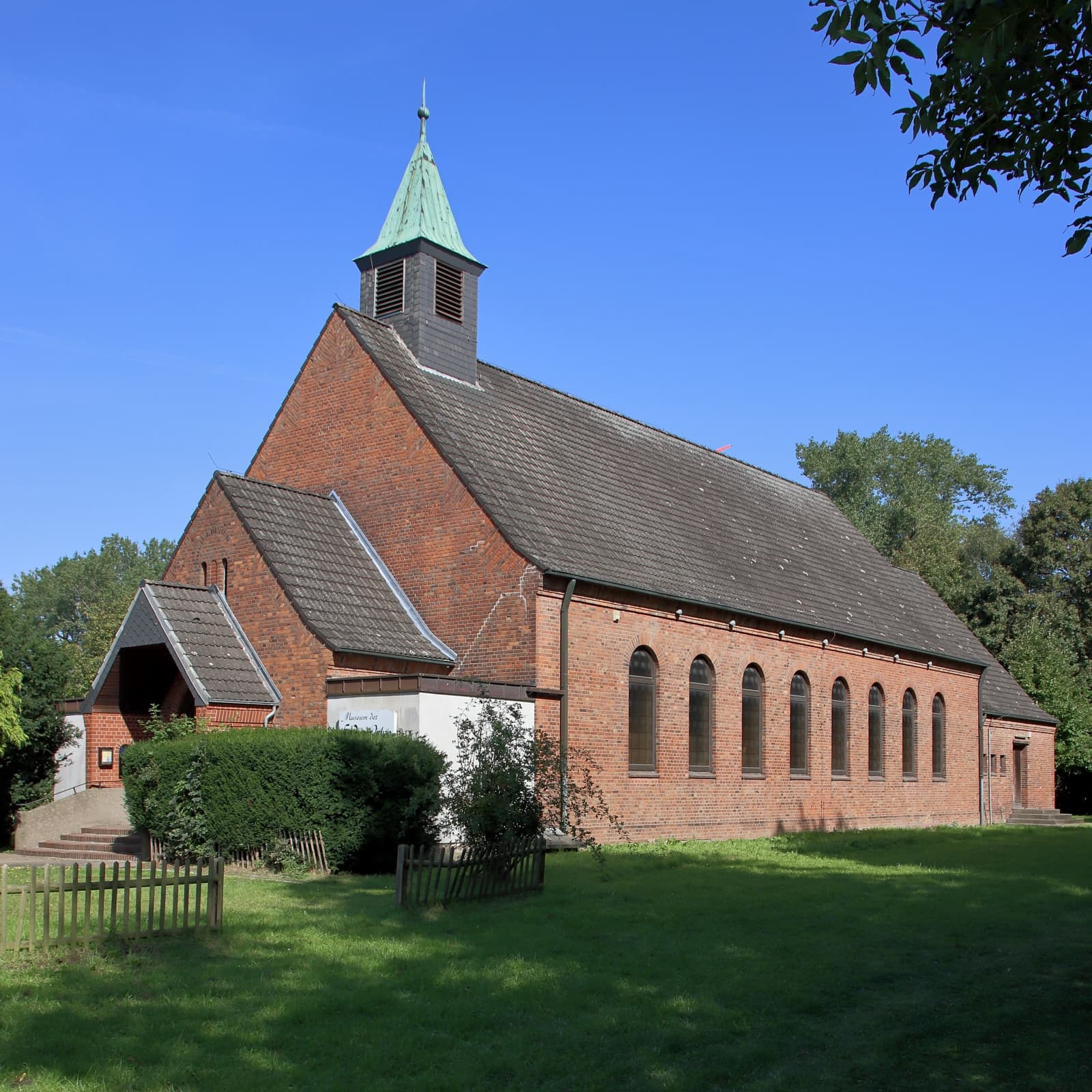 American Chapel Weddewarden: A Serene American Sanctuary Near Bremerhaven