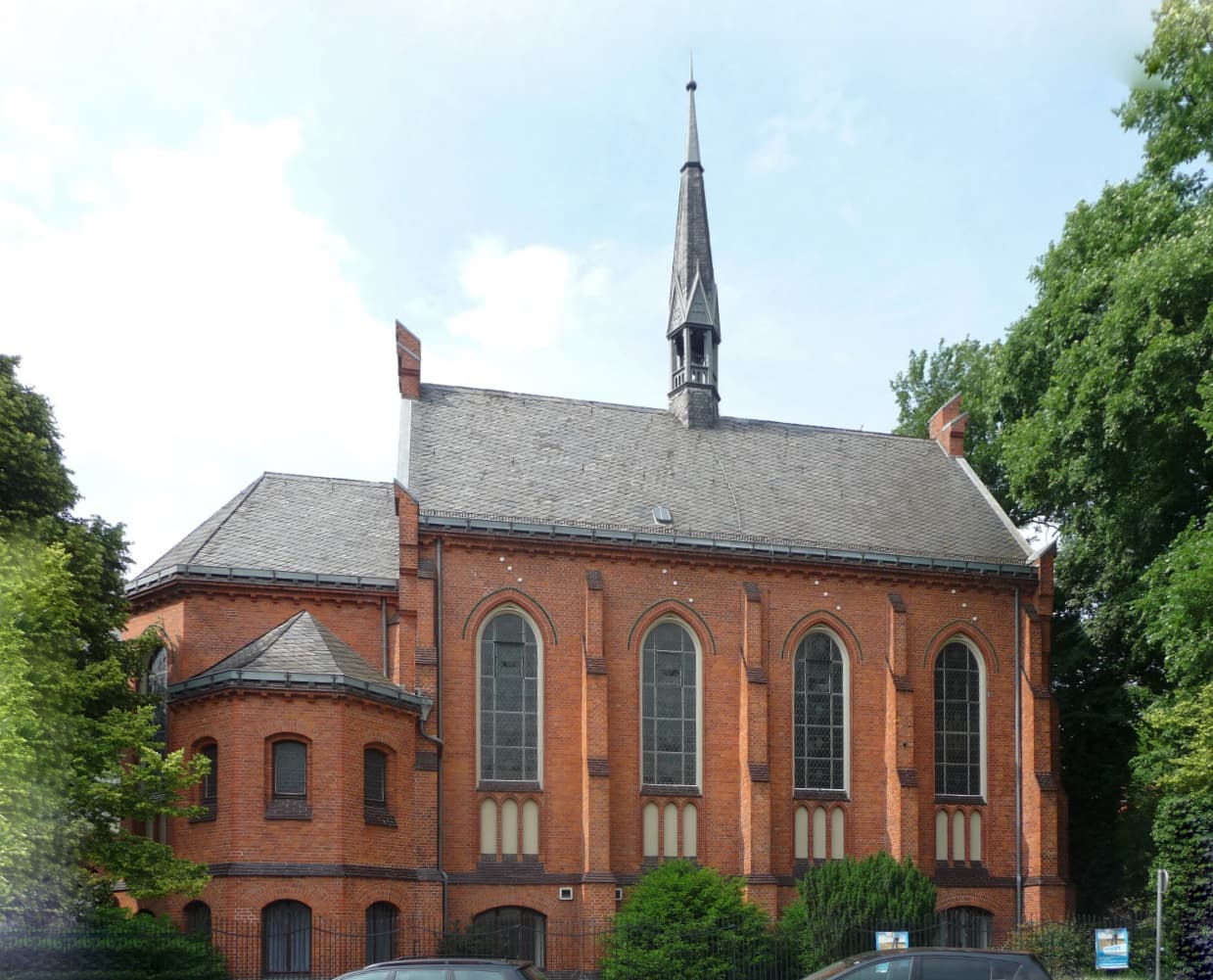 St. Joseph-Stift Chapel: A Serene Sanctuary in Bremen-Ost
